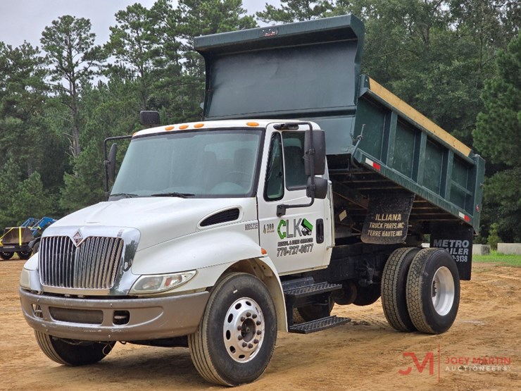 2002-international-durastar-4300-image-7