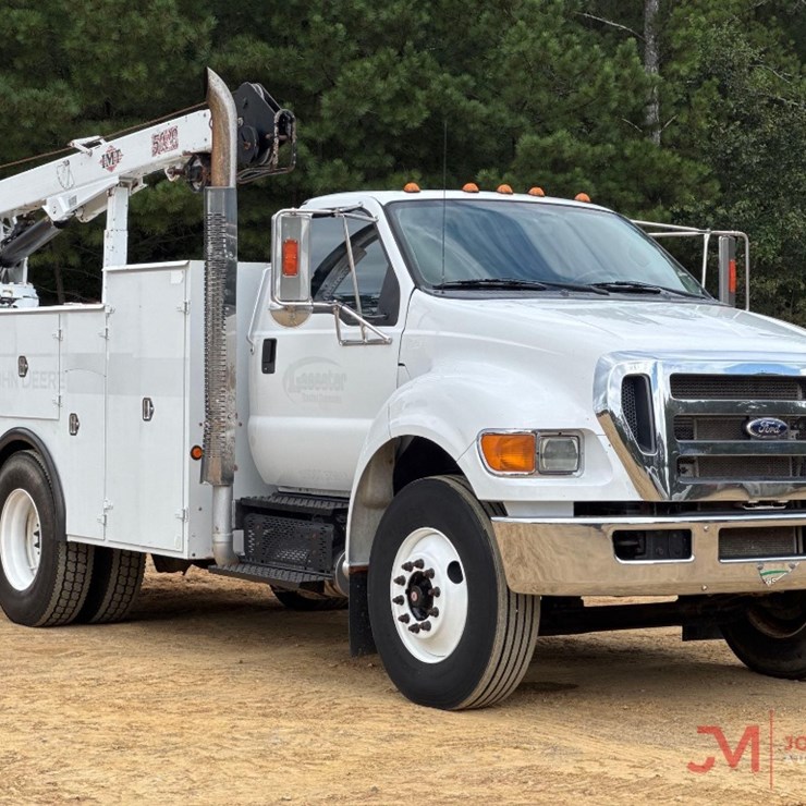 2015 FORD F750 XL
