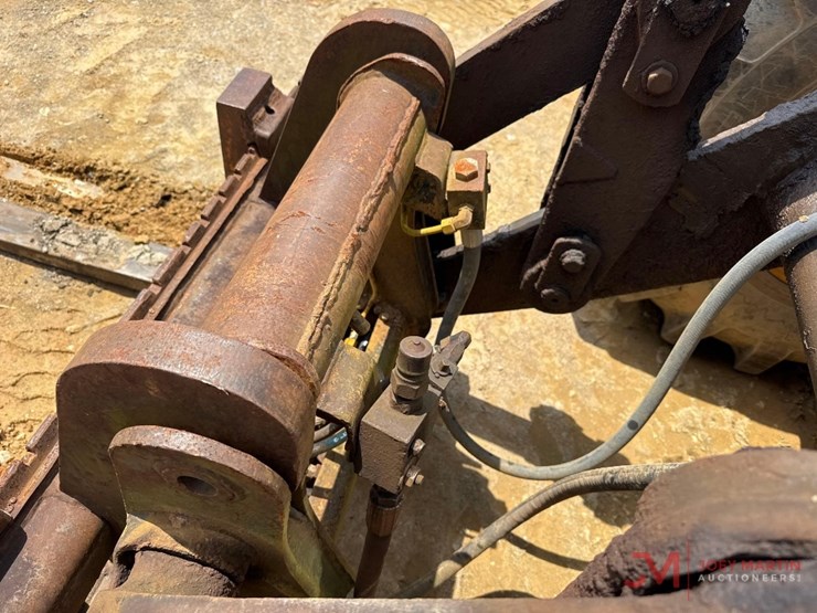 caterpillar-it28b-image-9