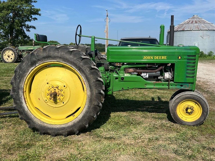 john-deere-b-image-2