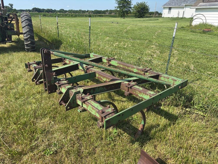 john-deere-11-image-1