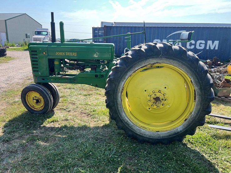 john-deere-b-image-6