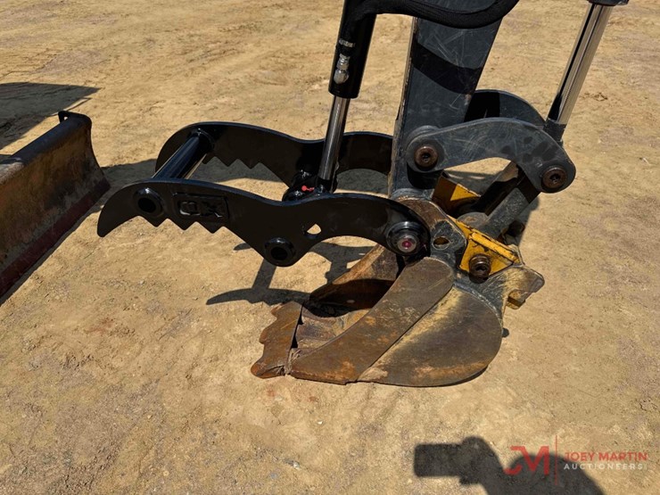 2020-deere-30g-image-8