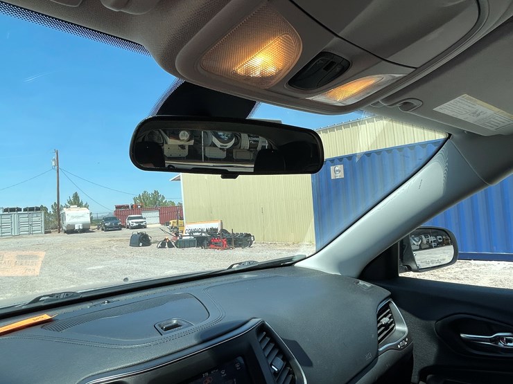 2019-jeep-cherokee-image-36