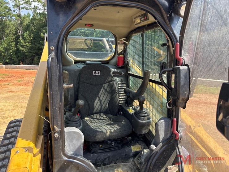2019-caterpillar-299d2-xps-image-13
