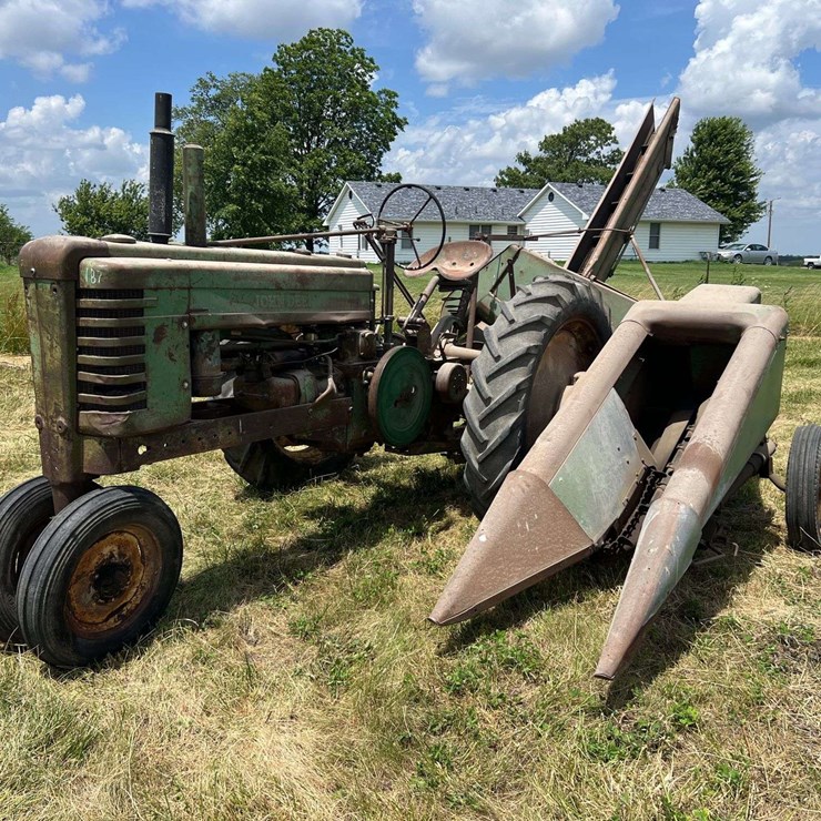 JOHN DEERE B