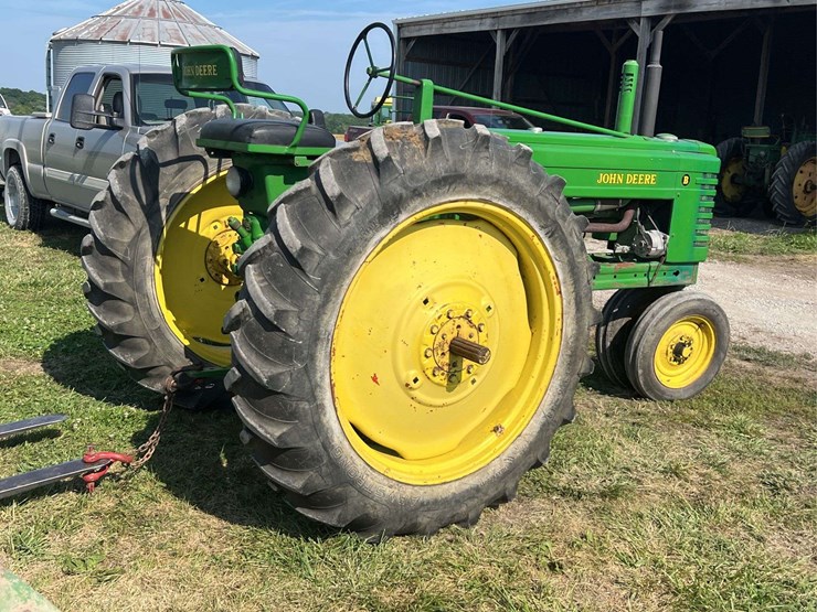 john-deere-b-image-3