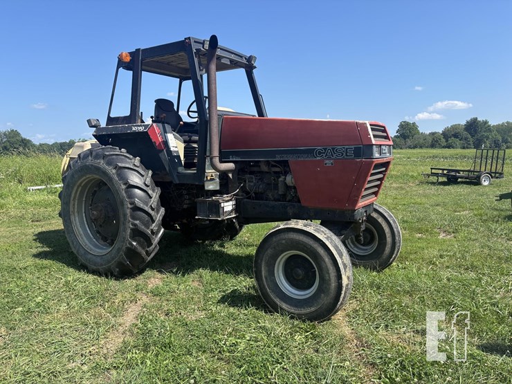 1987-case-ih-1896-image-1
