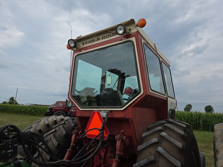 1970-ih-1456-tractor-image-28