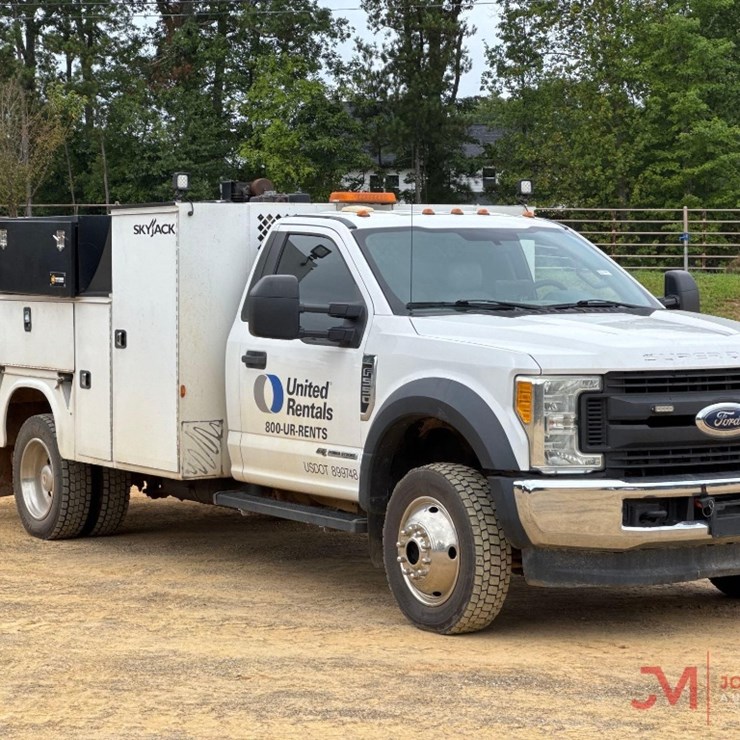 2017 FORD F550 XL