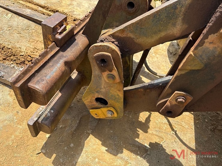 caterpillar-it28b-image-8