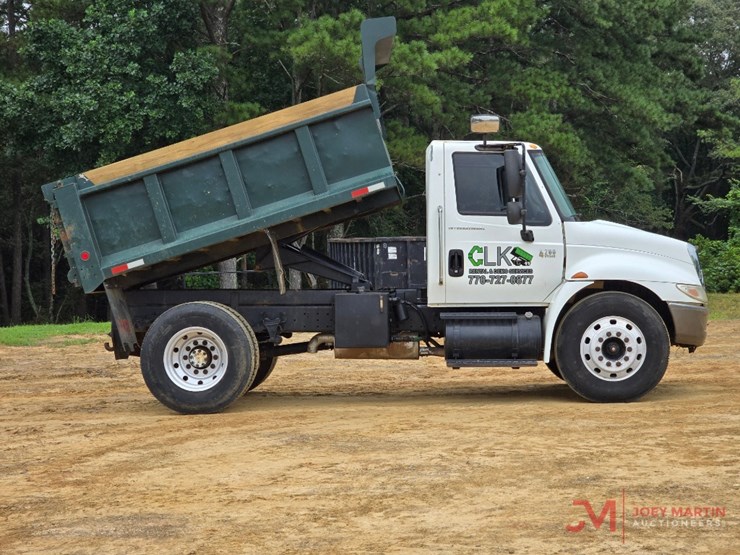 2002-international-durastar-4300-image-2
