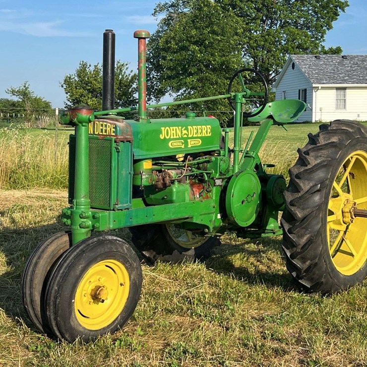 JOHN DEERE B