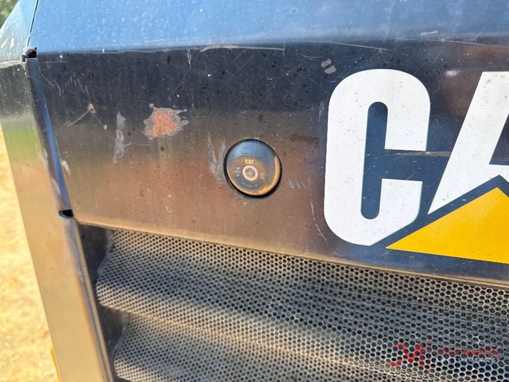 2019-caterpillar-299d2-xps-image-10