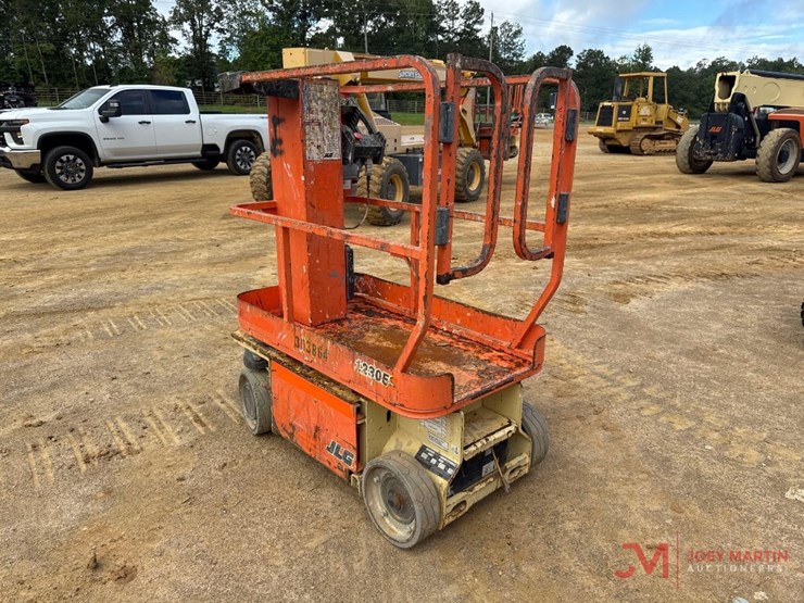 2018-jlg-1230es-image-3