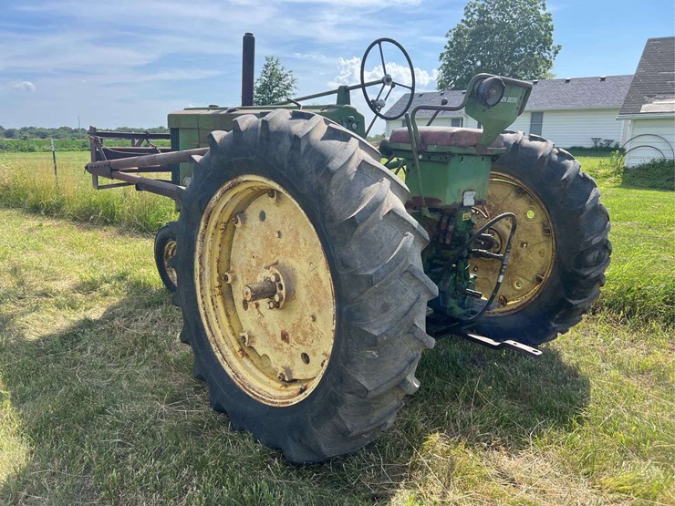 1956-john-deere-60-image-3