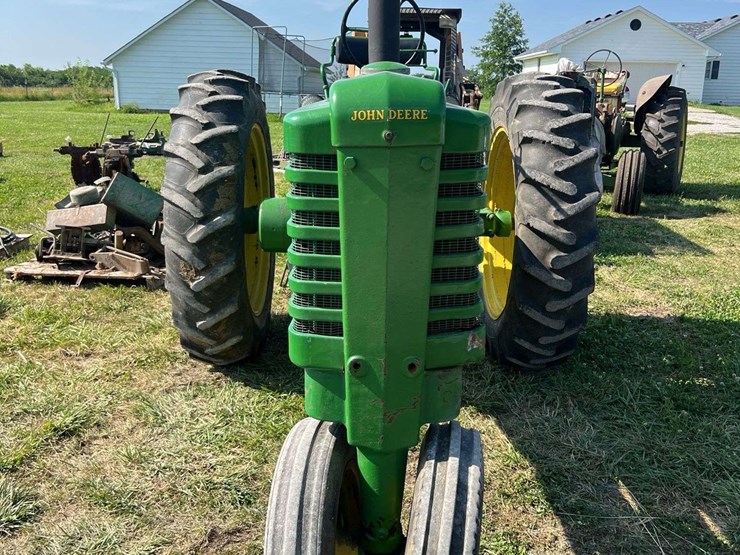 john-deere-b-image-8