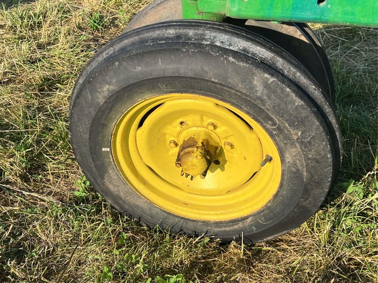 john-deere-b-image-21