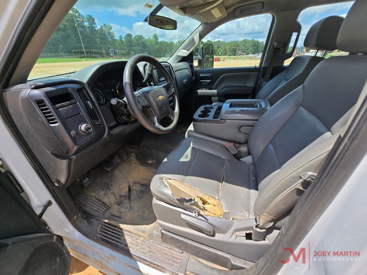 2015-chevrolet-silverado-image-19