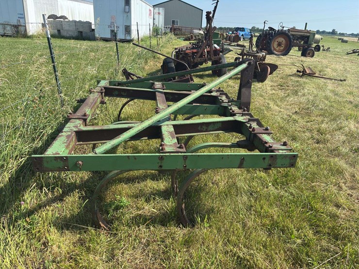 john-deere-11-image-5