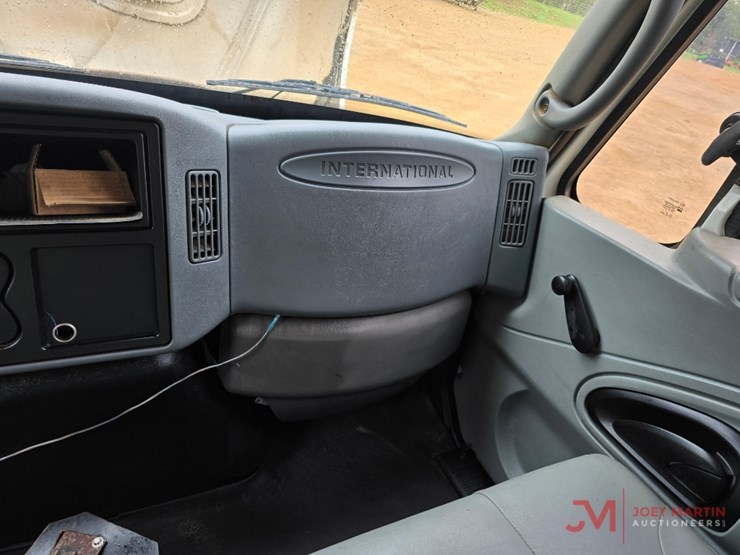 2002-international-durastar-4300-image-21