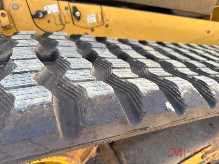 2019-caterpillar-299d2-xps-image-12