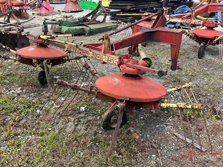 new-holland-254-image-2