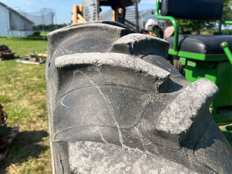john-deere-b-image-36