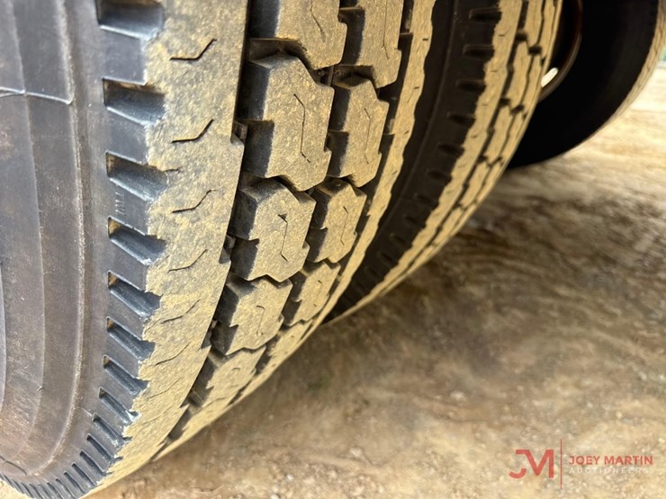 2015-ford-f750-xl-image-11