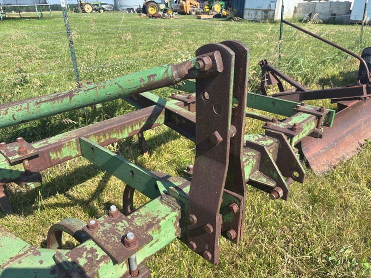 john-deere-11-image-23