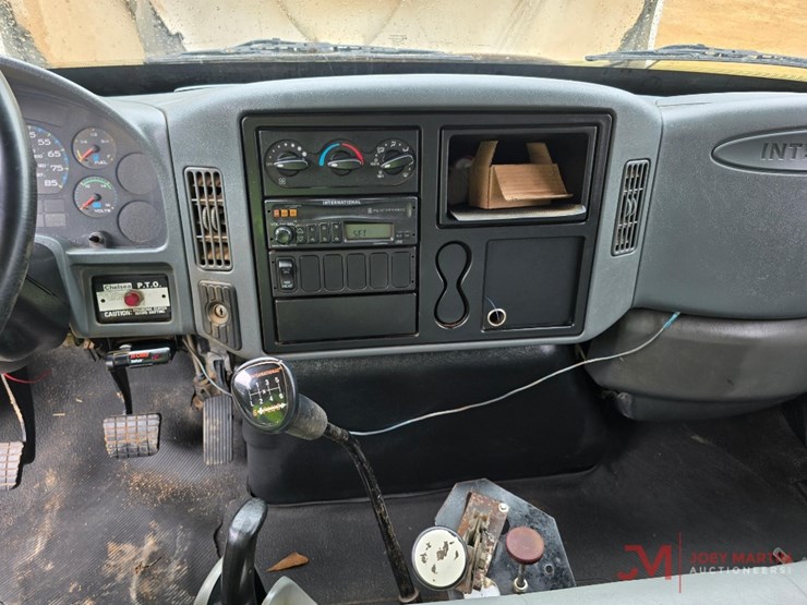 2002-international-durastar-4300-image-22