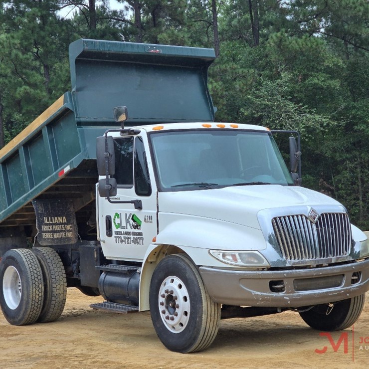 2002 INTERNATIONAL DURASTAR 4300