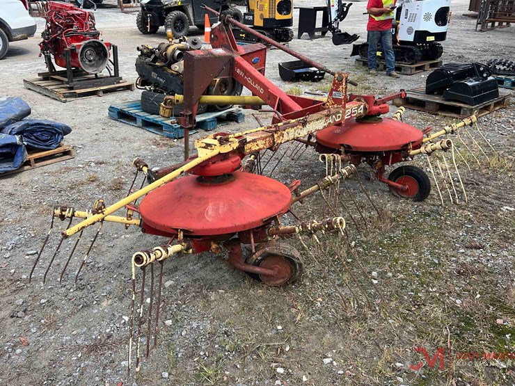 new-holland-254-image-3