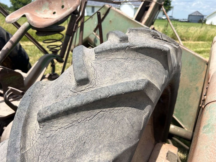 john-deere-b-image-75