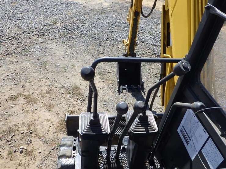 komatsu-pc12uu-image-26