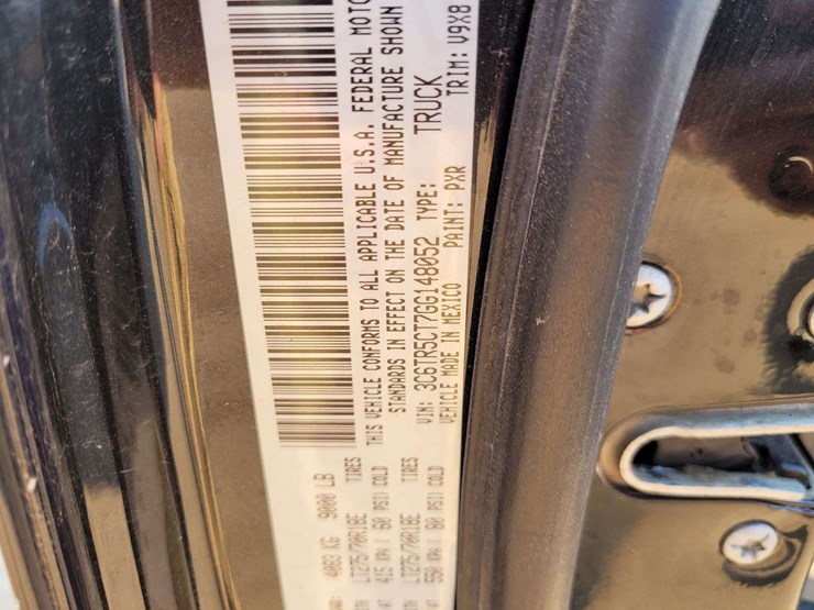 2016-ram-2500-tradesman-image-13