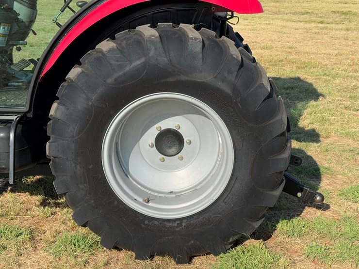 mahindra-2555-image-4
