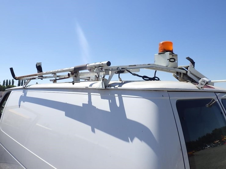 2009-utility-van-image-27