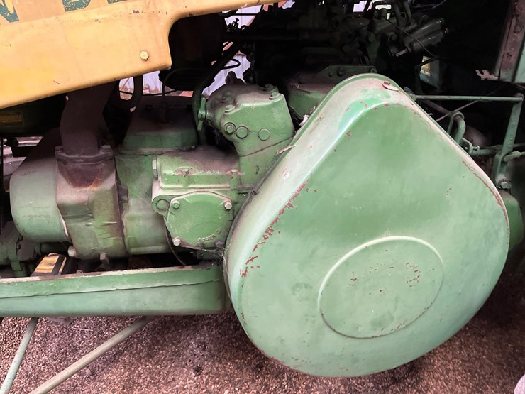 john-deere-830-image-4