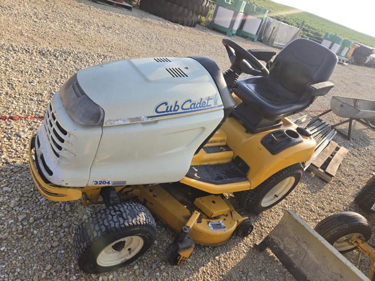 cub-cadet-3204-image-3