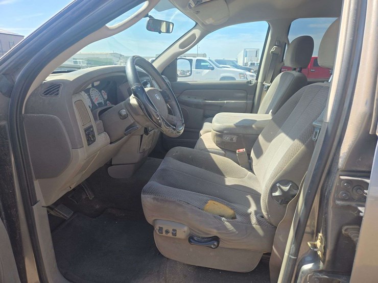 2005-dodge-ram-1500-image-12