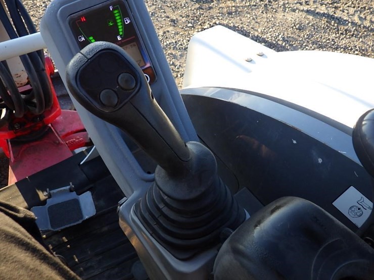 2019-takeuchi-tb230-image-27