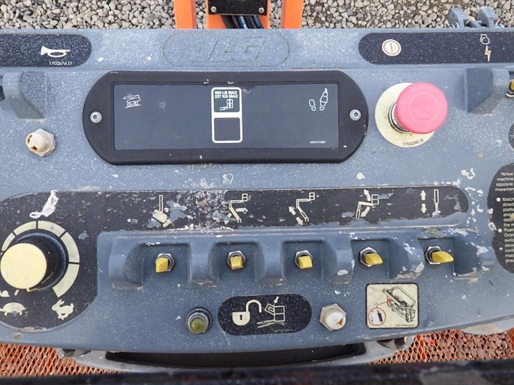 2017-jlg-600ajn-image-18