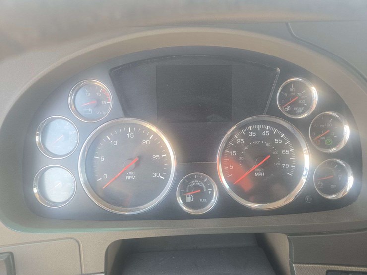 2016-kenworth-t680-image-21