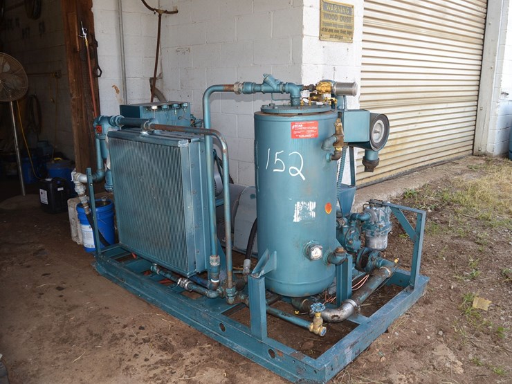 quincey-40hp-screw-type-air-compressor-image-1