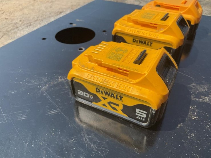 #108-•-dewalt-20v-batteries-image-5