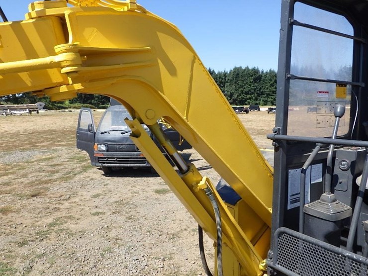 komatsu-pc12uu-image-11