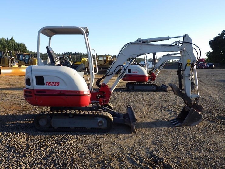 2019-takeuchi-tb230-image-3