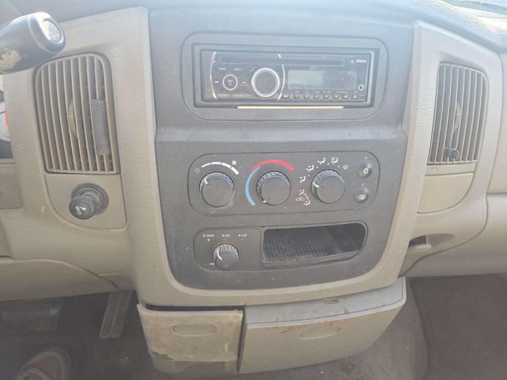2005-dodge-ram-1500-image-14