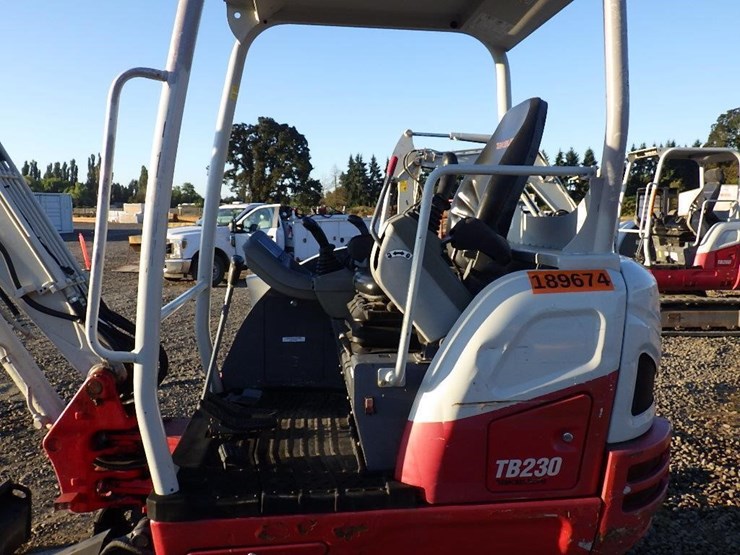 2019-takeuchi-tb230-image-24